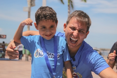 Autistas e familiares celebram o Dia Mundial de Conscientização do Autismo com ato de valorização
